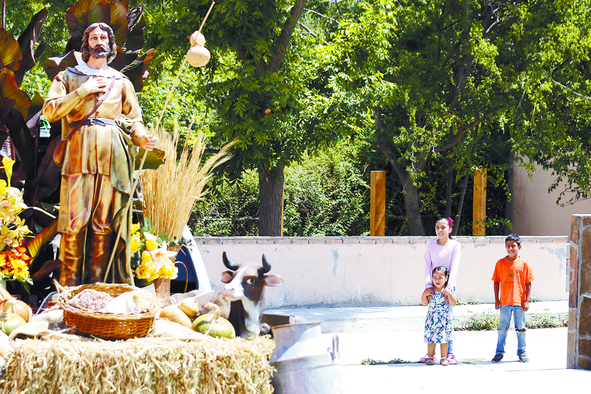 Festejan, sin feligreses, al santo patrono de Arteaga