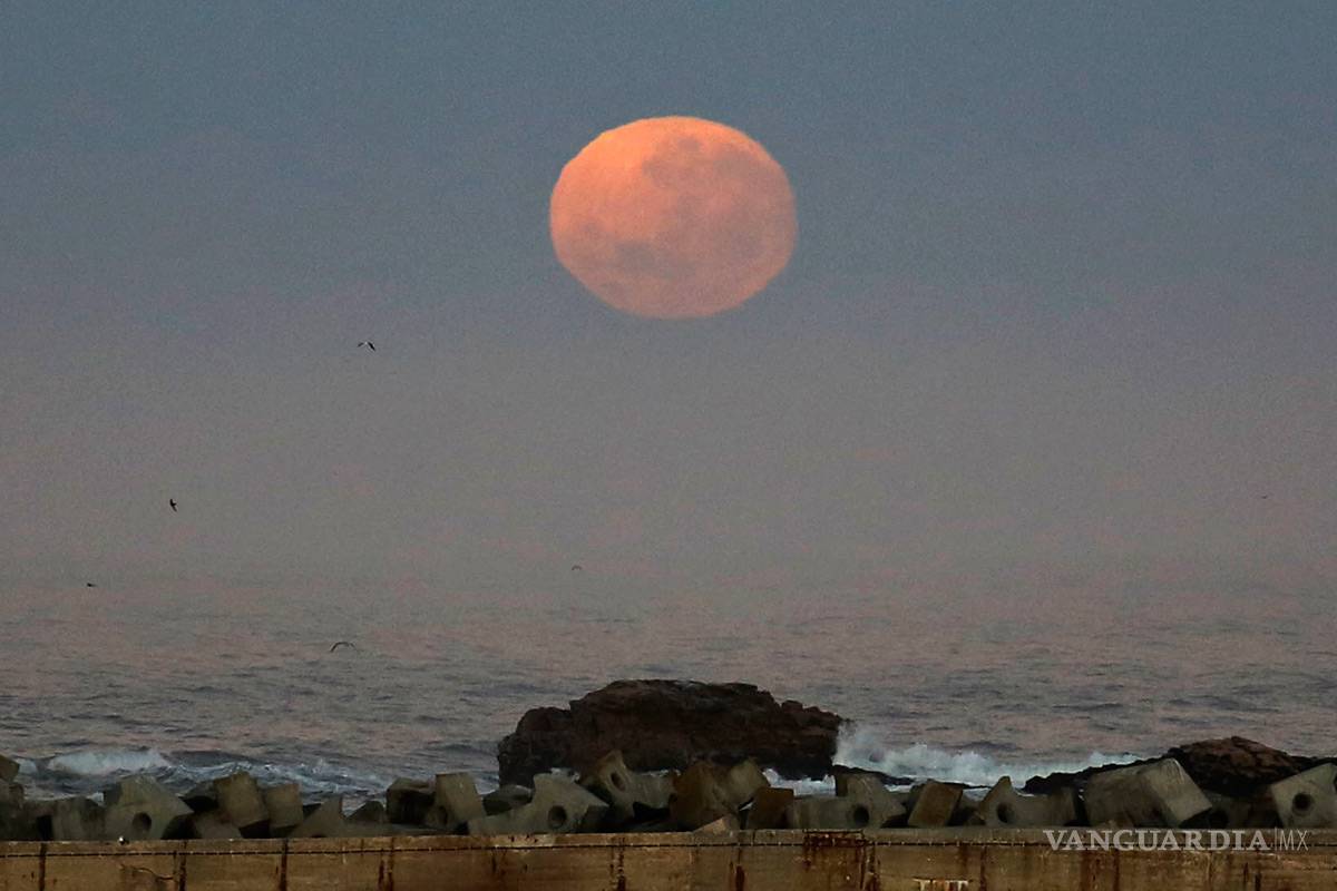 $!Así luce la 'Súper Luna' en el mundo, las primeras fotos