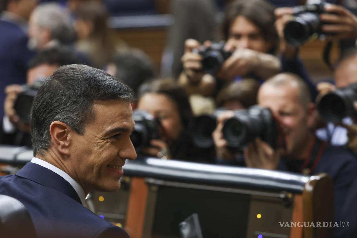 $!El presidente del Gobierno en funciones y secretario general del PSOE, Pedro Sánchez, en la sesión del debate de su investidura en el Congreso, en Madrid.