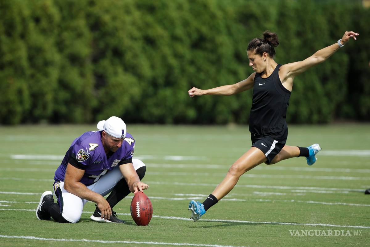 $!La bicampeona del mundo que podría ser la primera mujer en la NFL