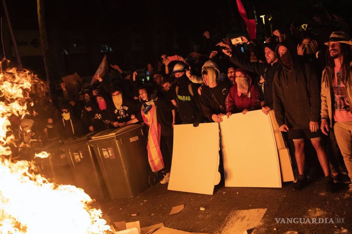 Reprime la policía en Barcelona manifestación independentista