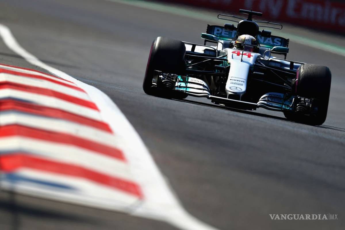 Mercedes domina la primera práctica del GP de México