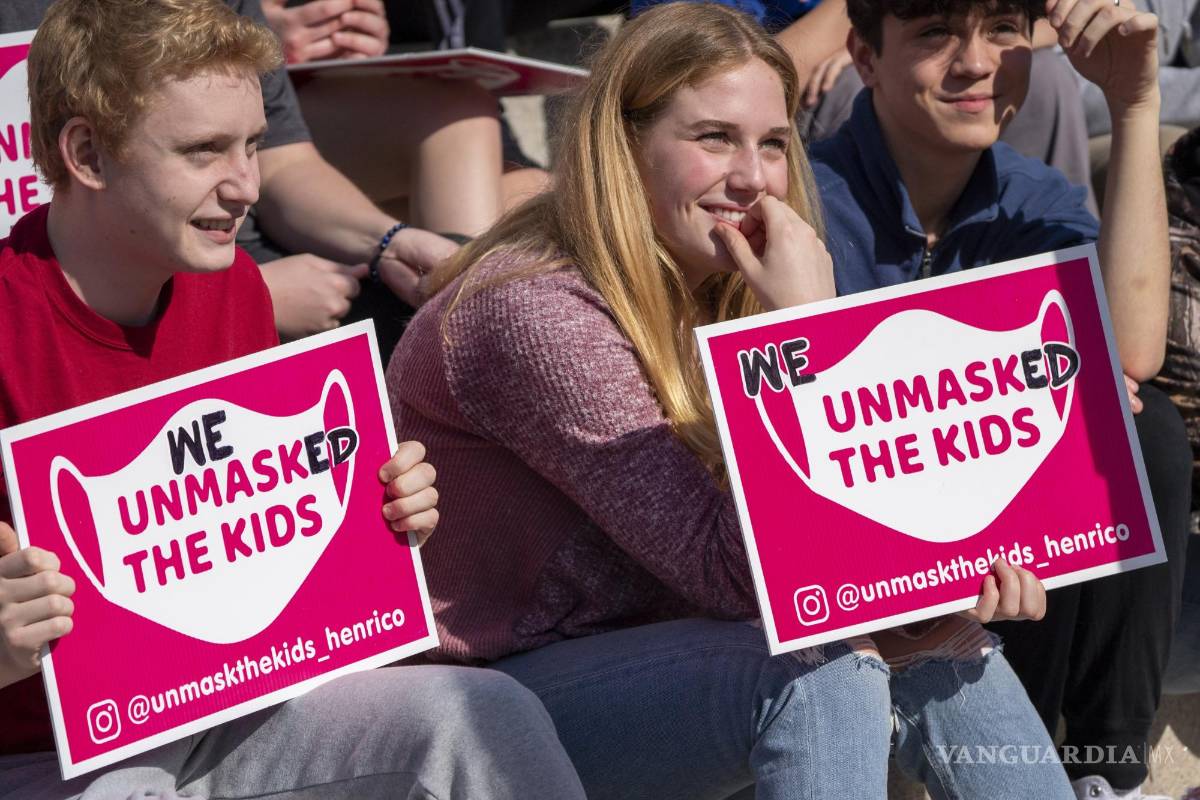 $!El proyecto de ley SB739 brinda a los padres la opción de no cumplir con los mandatos de mascarillas escolares en EU. EFE/EPA/Shawn Thew