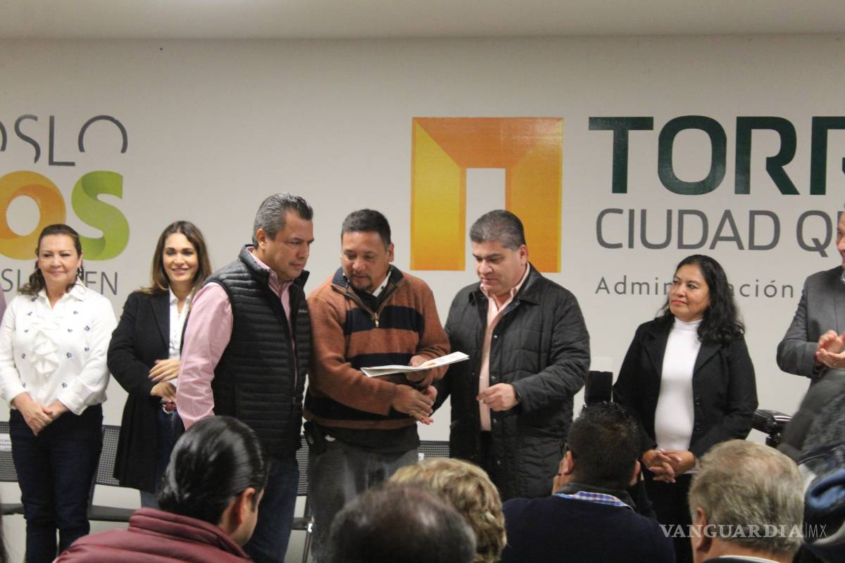 Le dan certeza a 250 familias con escrituras