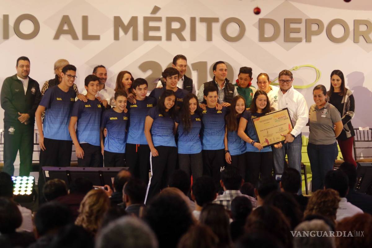 Entrega Municipio de Saltillo premio a los mejores deportistas