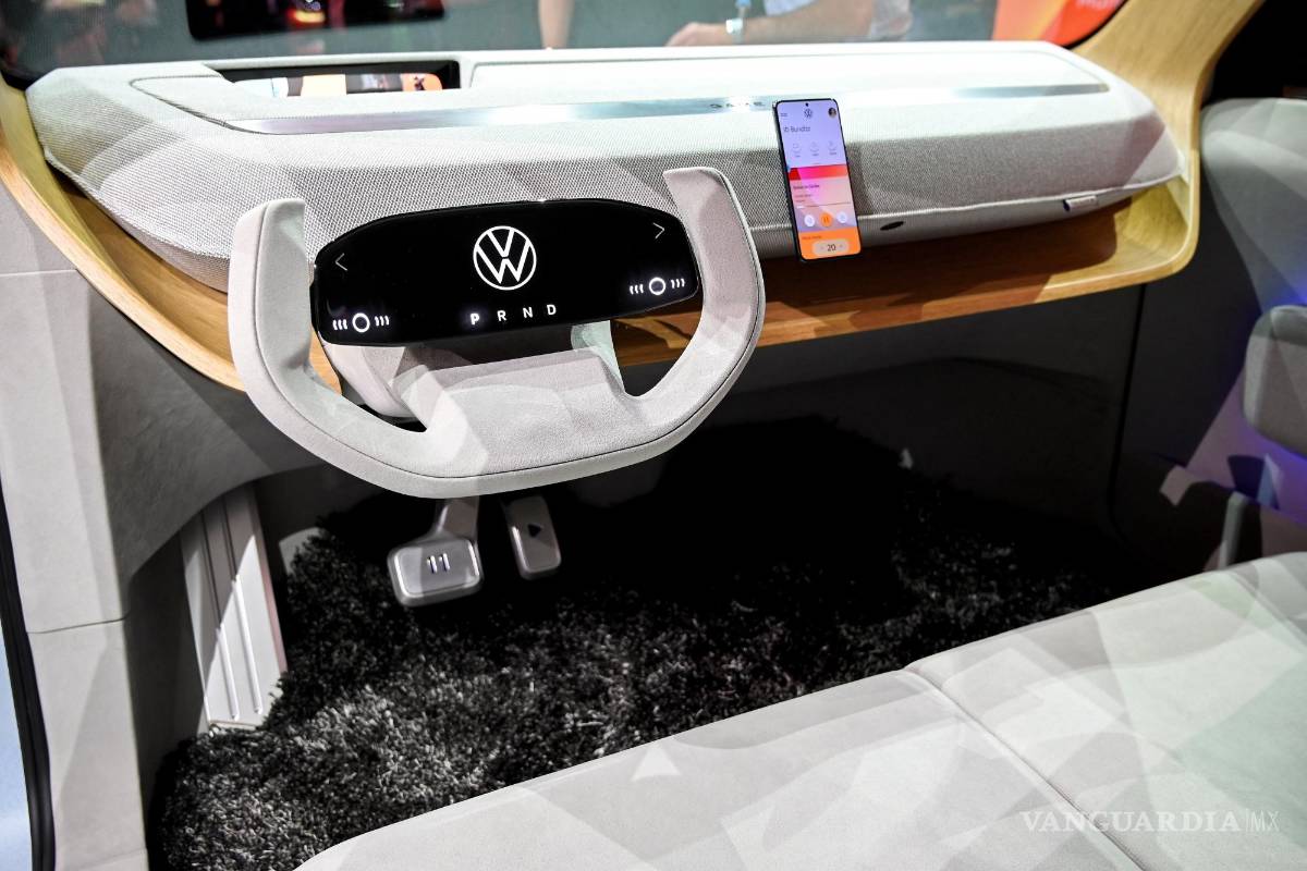 $!Una vista interior del VW ID. Life en exhibición en el primer día de vista previa para la prensa del Salón Internacional del Automóvil IAA en Munich. EFE/EPA/Sascha Steinbach