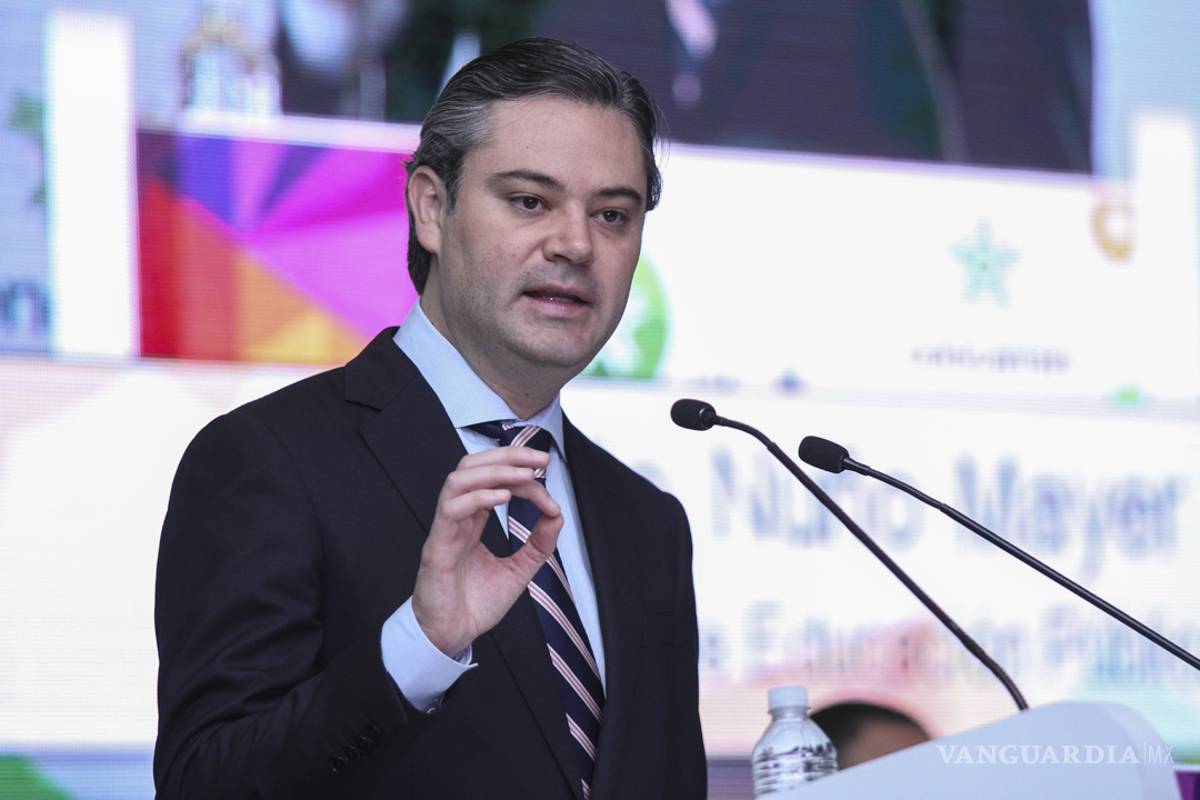 Titular de la SEP expresa respaldo a Alfredo Castillo en la Conade