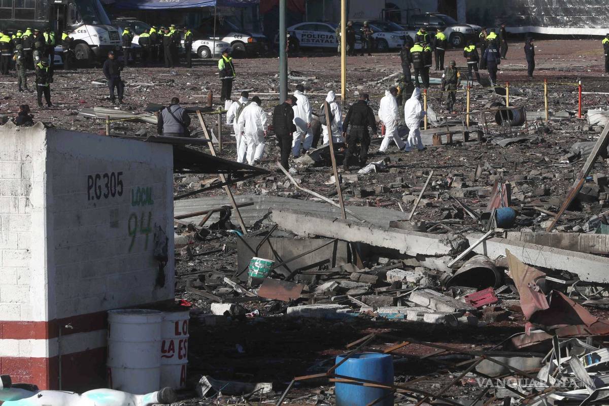 Tultepec: suben decesos a 33; no localizan a doce