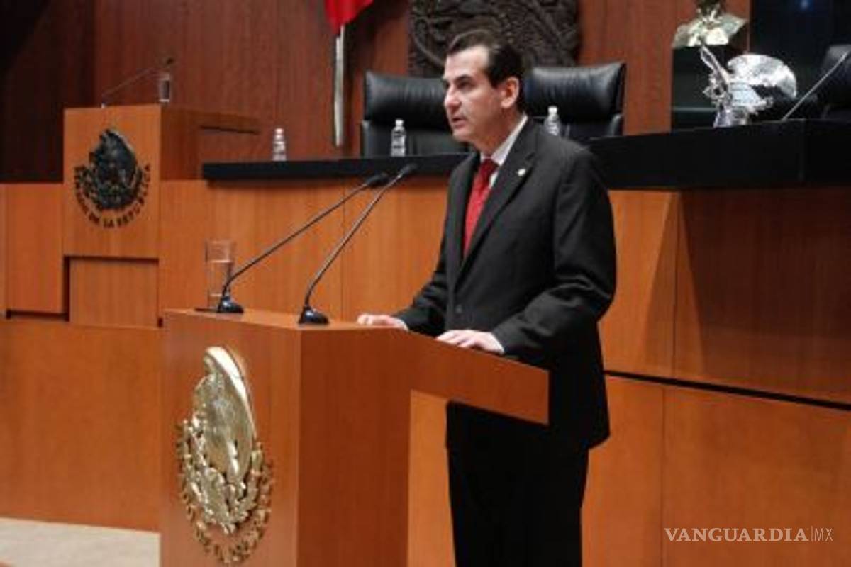 PRI propone suprimir 100 diputados y 32 senadores