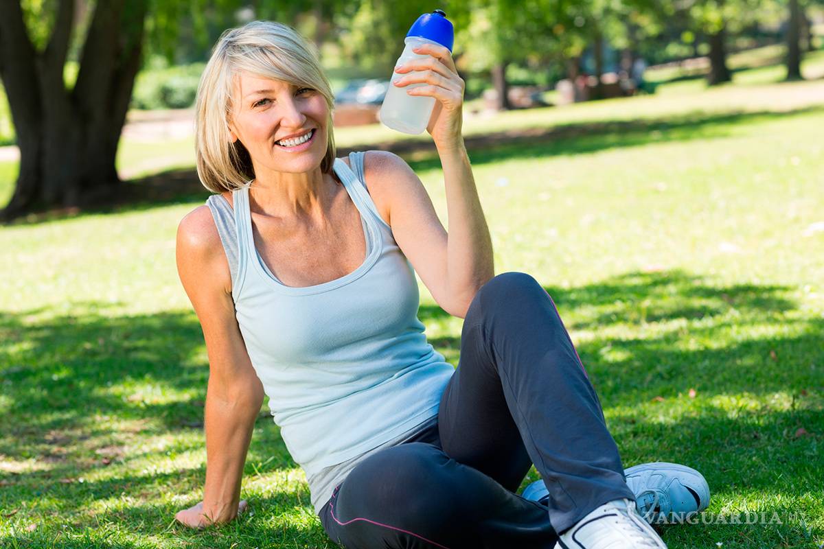 Descubren una manera de revertir la menopausia