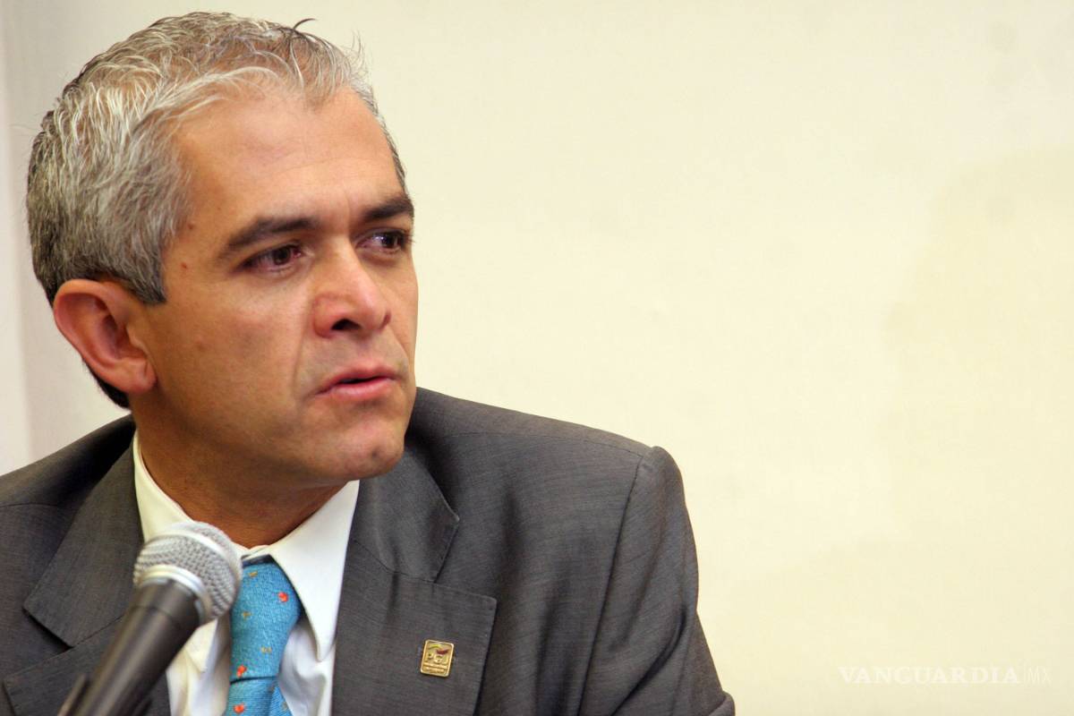 Mancera niega que le hayan entregado el control del PRD