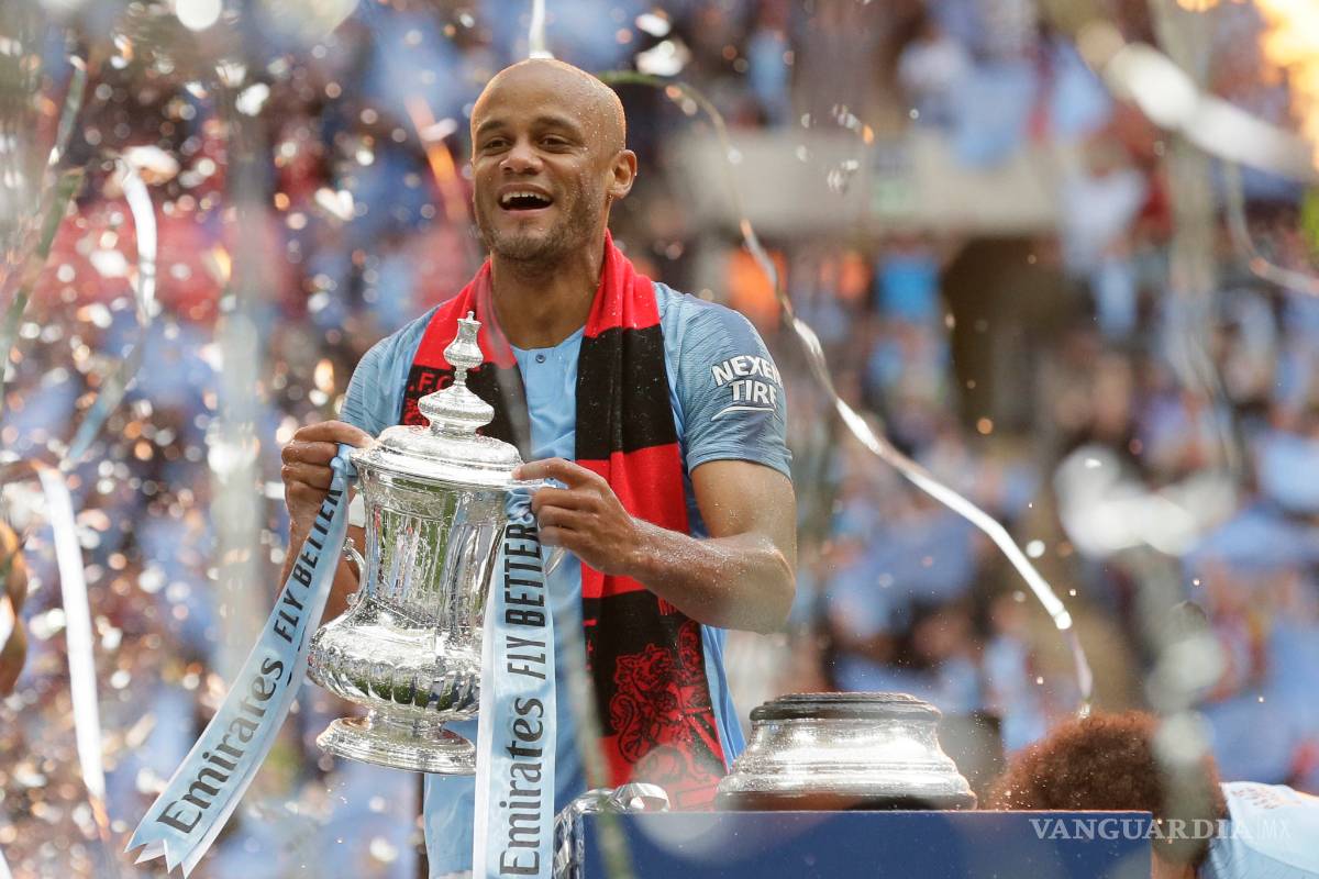 $!Vincent Kompany anuncia su salida del Manchester City para dirigir y jugar en el Anderlecht