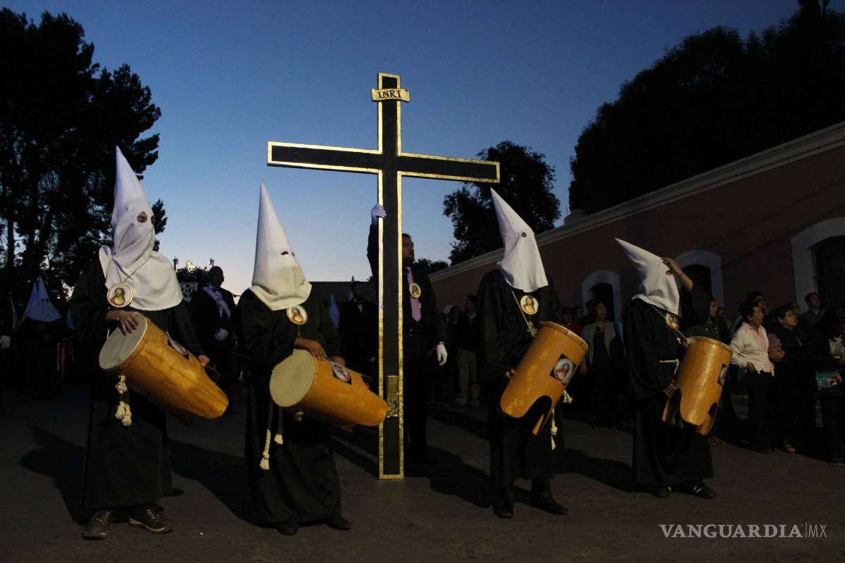 $!La procesión del silencio se apodera de Viesca