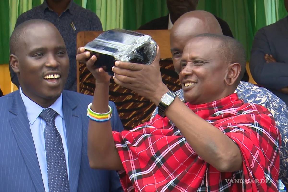 Saninu Laizer se convierte en millonario gracias a una gema de 6 kilos con un valor de 2 mdd