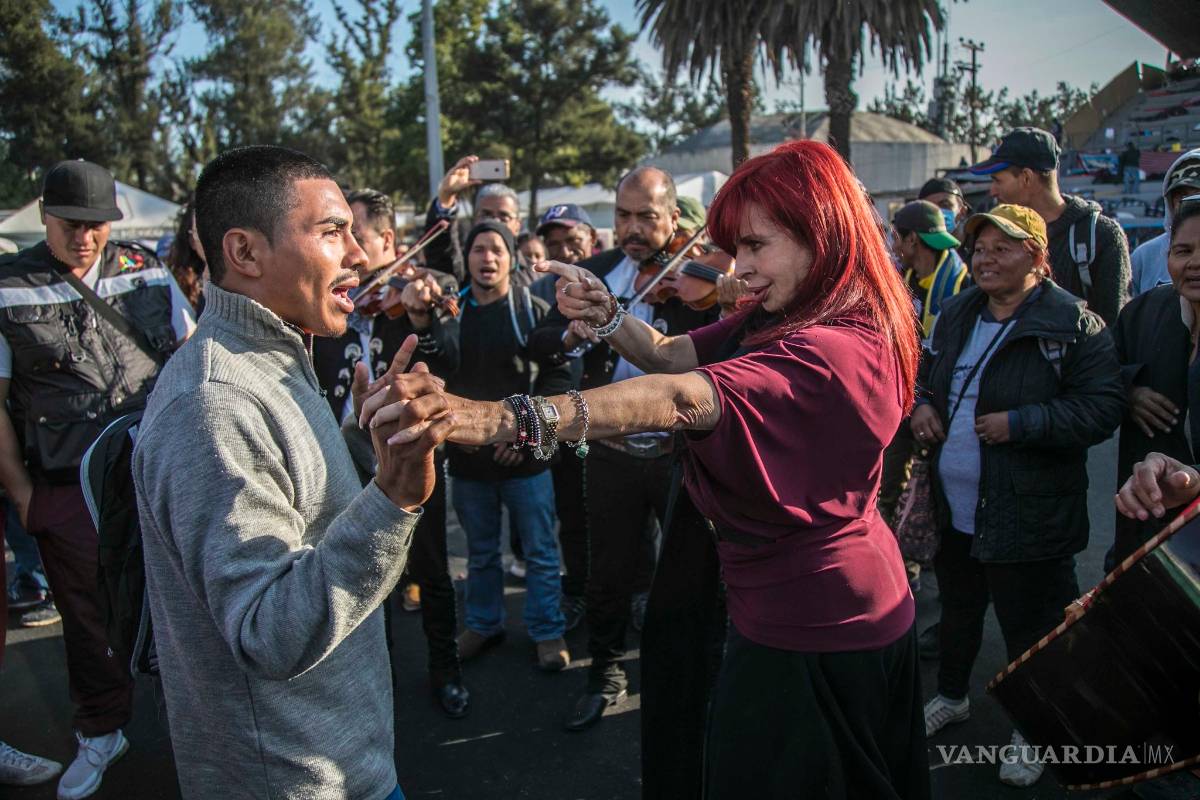 Critican a Layda Sansores tras bailar '300 veces mojado', pero no arregla problemas como la inseguridad, bacheo e iluminación, le achacan en redes