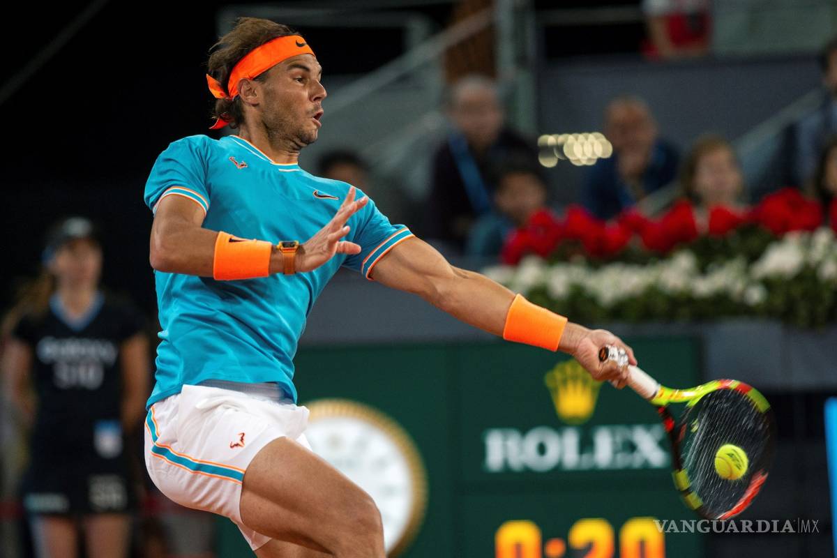 $!Stefanos Tsitsipas le dice adiós a Rafael Nadal del Mutua Madrid Open