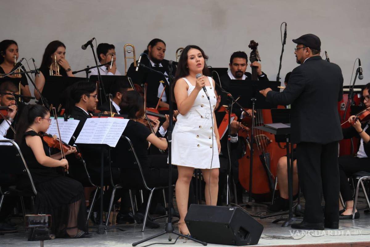 $!Alumnos y maestros del Centro de Estudios Musicales presentaron el ensamble “Boomers y Zoomers”.