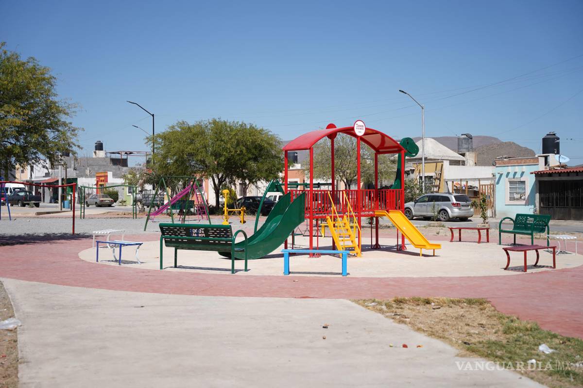 $!El programa busca dignificar los espacios de convivencia y fortalecer el entorno social de las familias.