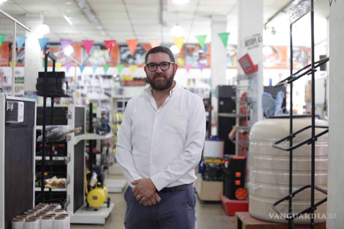 $!Alejandro Villarreal Mireles está al frente del negocio.