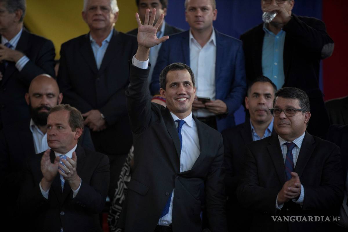 $!Guaidó llama a protestar en las calles contra la "toma" del Parlamento