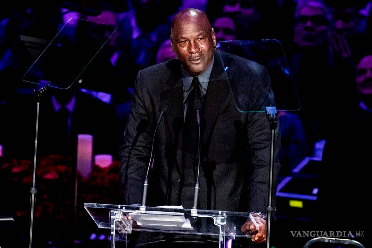 Michael Jordan rompe en llanto durante el homenaje a Kobe Bryant: “Descansa en paz, hermanito”
