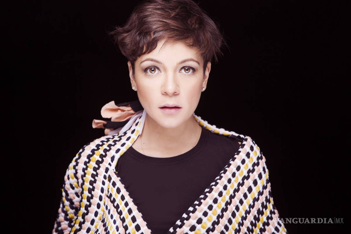 Sufre Natalia Lafourcade accidente en auto