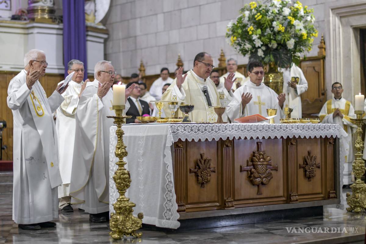 $!En la misa consagrada participaron aproximadamente 130 sacerdotes de la Diócesis de Saltillo.