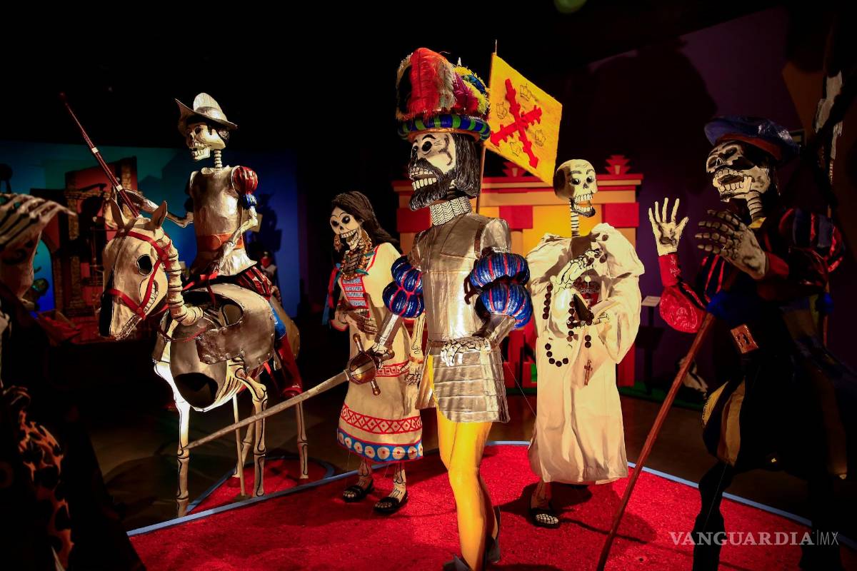 Feria de Chapultepec luce una gran ofrenda por el Día de Muertos en CDMX