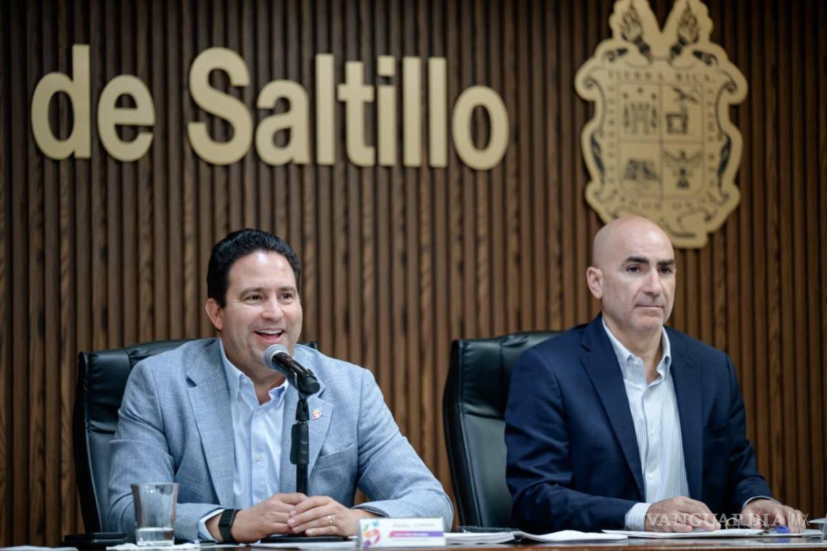 $!El alcalde Javier Díaz González llamó a los contribuyentes a aprovechar el estímulo y acudir a las cajas de la Presidencia Municipal.