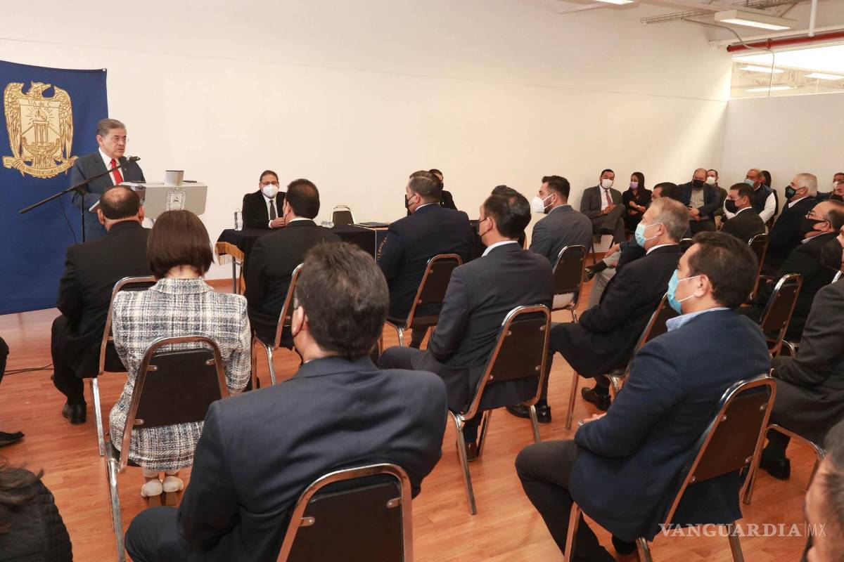 Rinde protesta como Director de la Facultad de Sistemas de la UAdeC, Evaristo Alférez Rodríguez