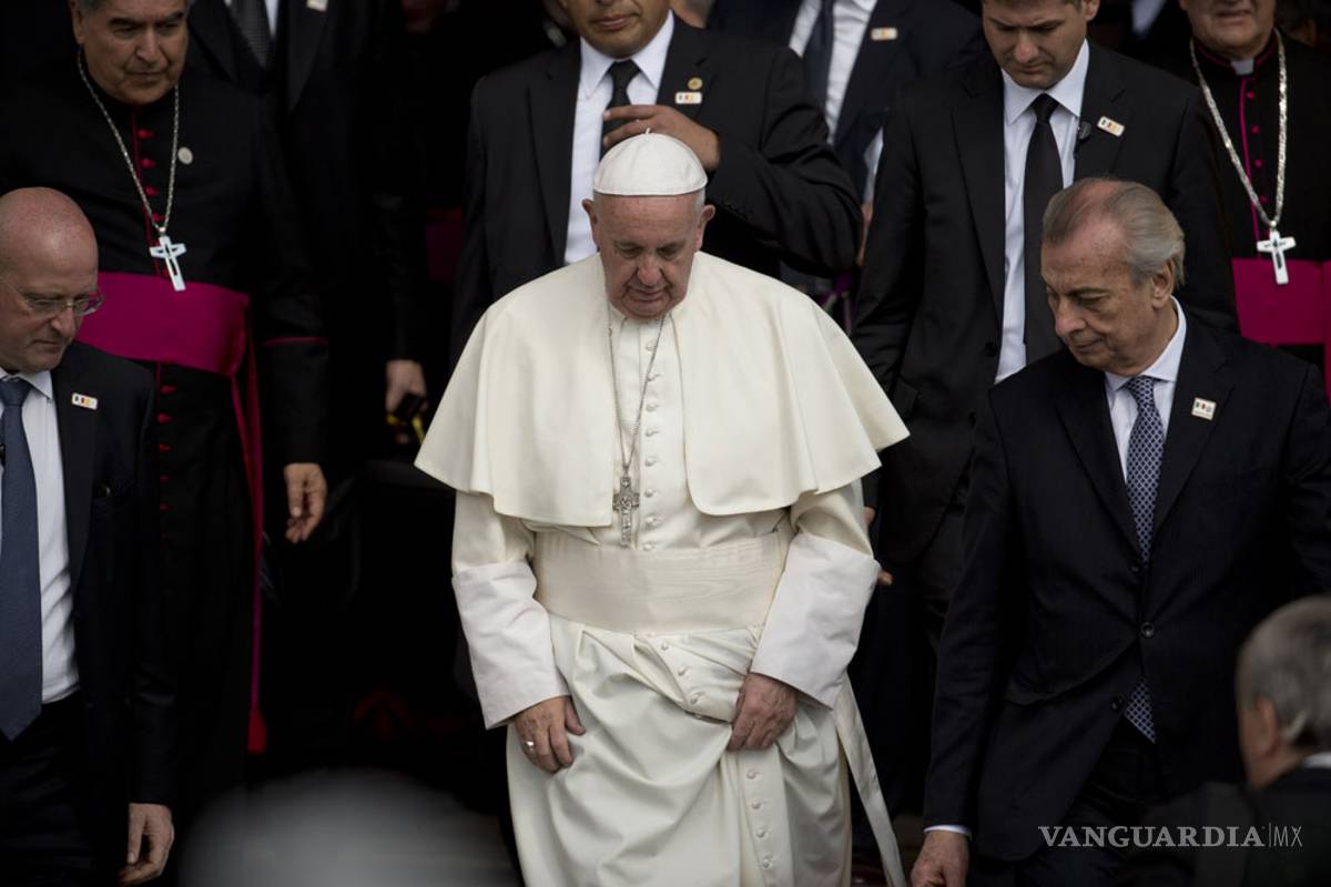Papa Francisco pide legislar contra la pobreza