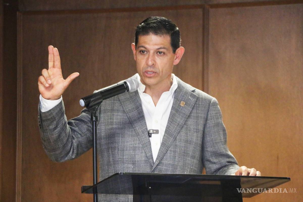 $!El rector Octavio Pimentel Martínez destacó la importancia de las matemáticas, la física, la computación y la ciencia de datos ante el avance tecnológico.