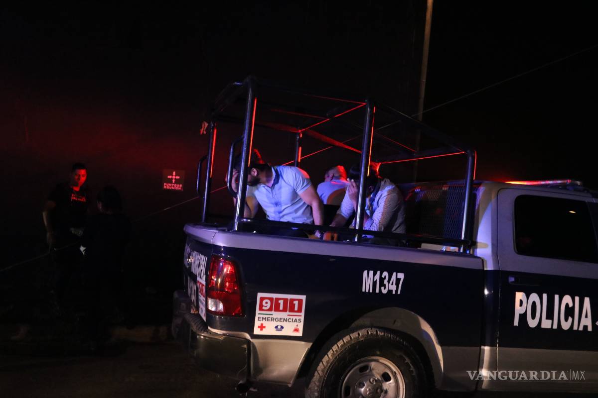 $!Clausuran antro por consumo fuera de horario