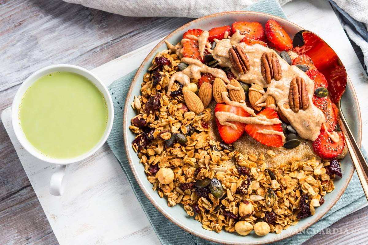 $!Deliciosa papilla de amaranto con granola y bayas. EFE/IMEO