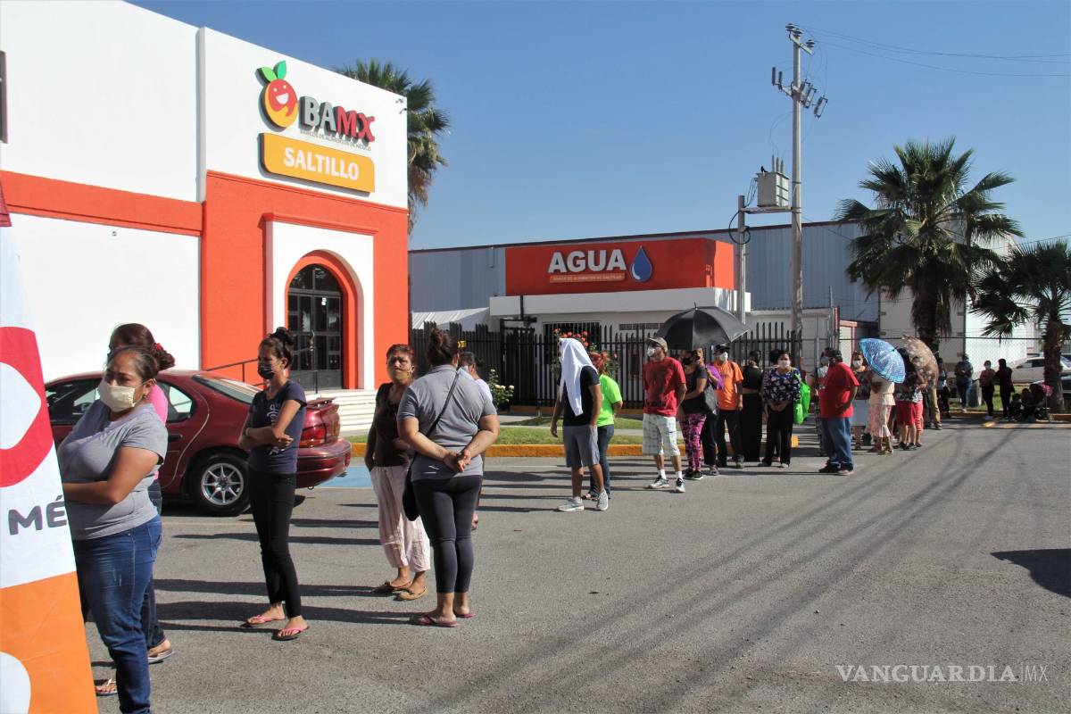 $!Continúan Banco de Alimentos y restauranteros con entrega de platillos en Saltillo