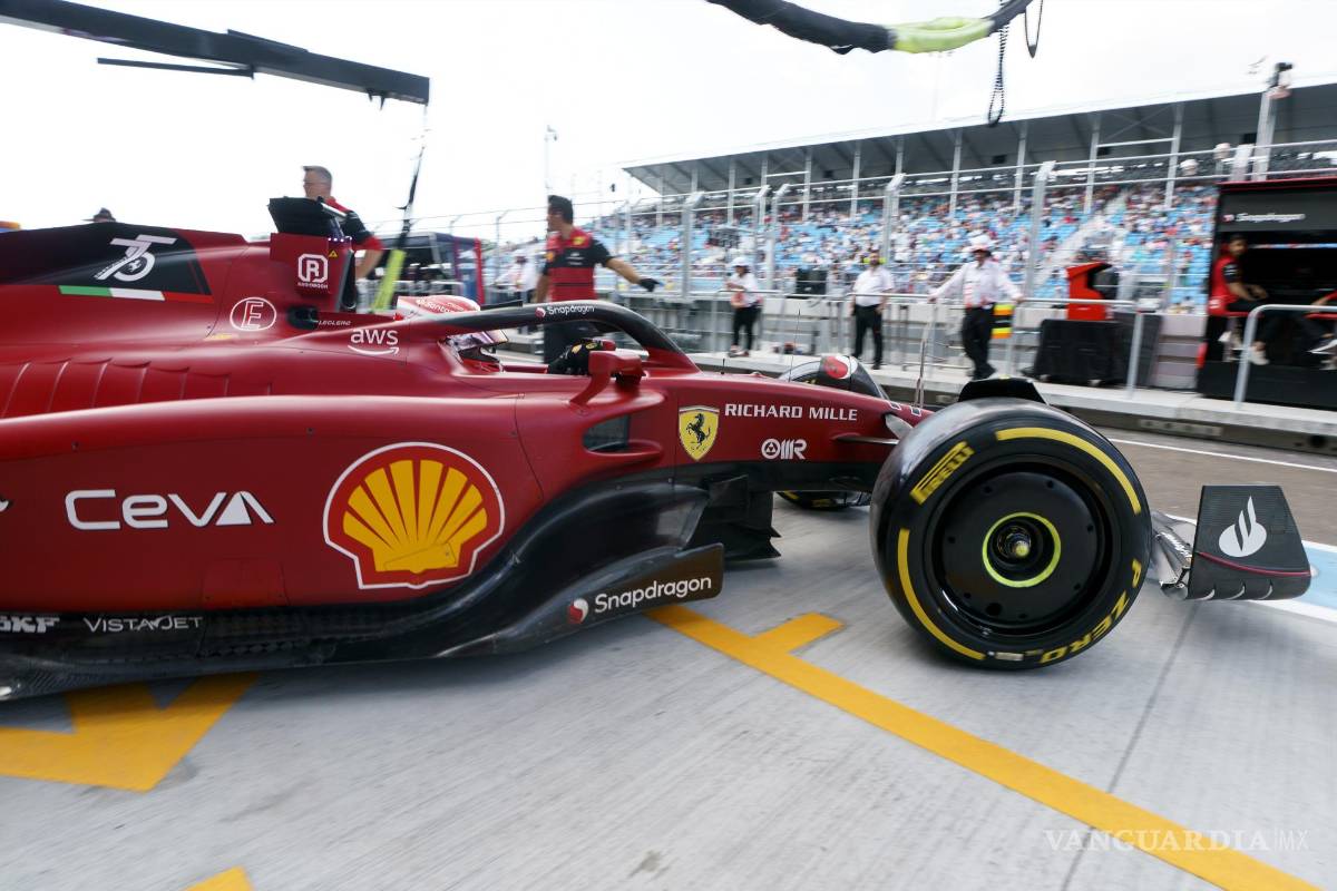$!El piloto de Mónaco, Charles Leclerc, de la Scuderia Ferrari, en acción durante la segunda sesión de entrenamientos para el Gran Premio de Fórmula 1 de Miami.