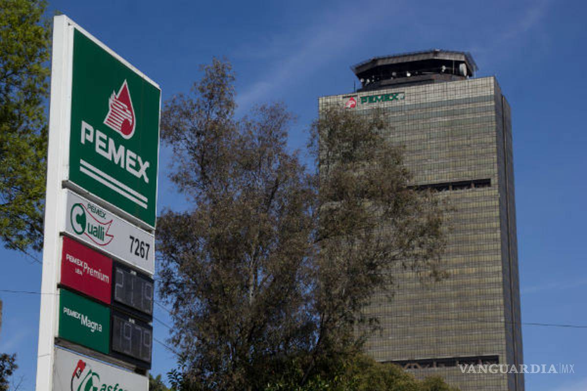 Con EPN y en su peor crisis, Pemex gastó 2,253 millones en juegos de mesa, bailes, trajes, agua, hielo…