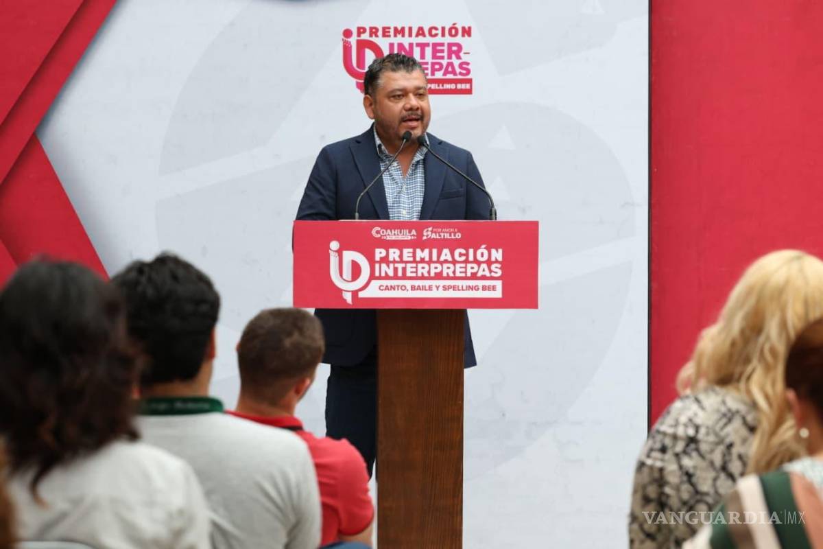 $!Ernesto Siller Torres destacó que el torneo busca reconocer e impulsar el talento de estudiantes de preparatoria en Saltillo.