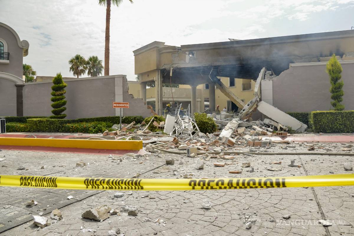 Trasladan a Monterrey a lesionado tras explosión en residencial de Saltillo