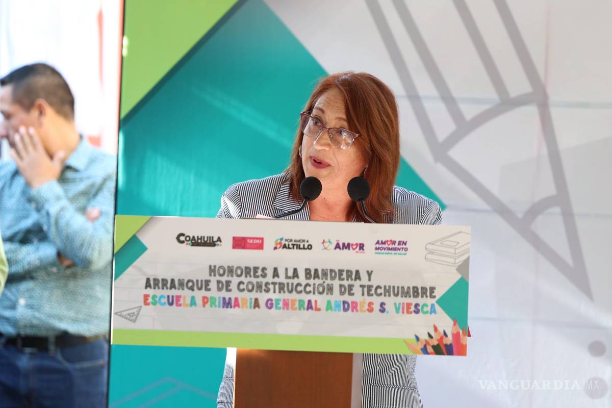 $!La directora del plantel, Laura Leticia Vázquez Aguirre, reconoció el trabajo conjunto entre gobierno y sociedad para generar resultados tangibles en beneficio de las niñas y niños de la escuela.