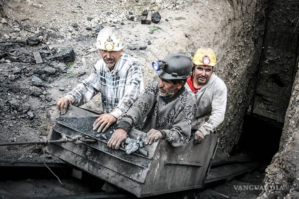 $!Los mineros y su lucha contra el vaho del diablo (gas metano)