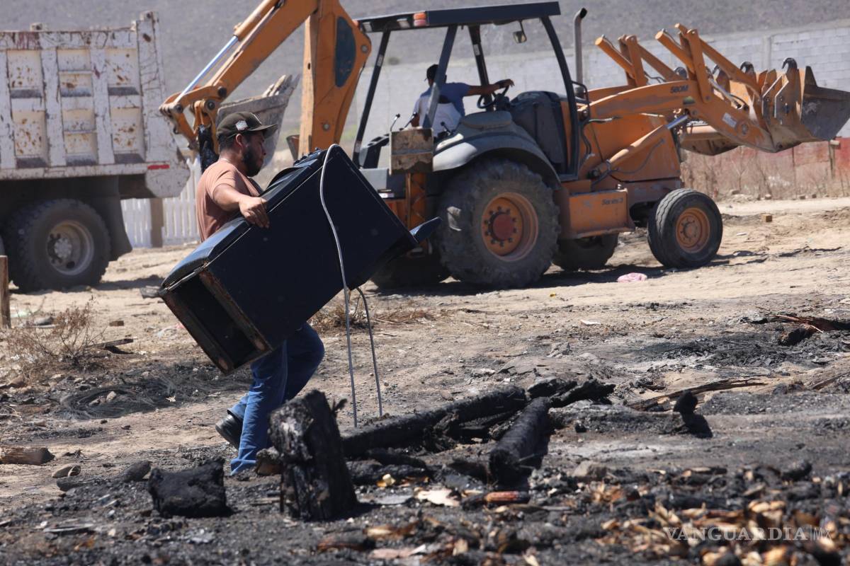 $!Las autoridades municipales han iniciado un proceso de regularización en la colonia Urbivilla, pero los habitantes temen que la falta de avances agrave su precariedad.