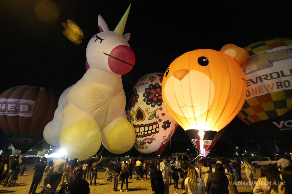 $!Cierran con noche luminosa el Globo Fest Saltillo 2019