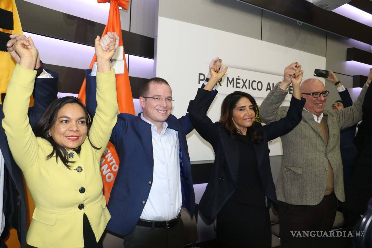 $!Fuga de militantes desdibuja la izquierda y la derecha en México