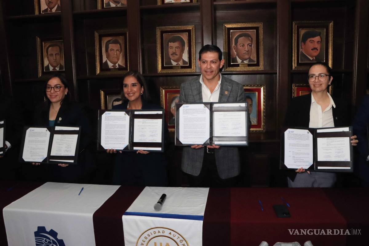 $!Autoridades de ambas instituciones participaron en la ceremonia realizada en el Aula Magna del Instituto Tecnológico de Saltillo.