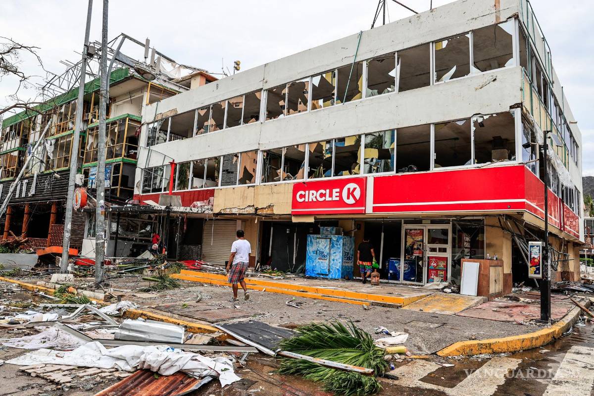 $!Comercios afectados por el paso del huracán Otis en el balneario de Acapulco, en el estado de Guerrero, México.