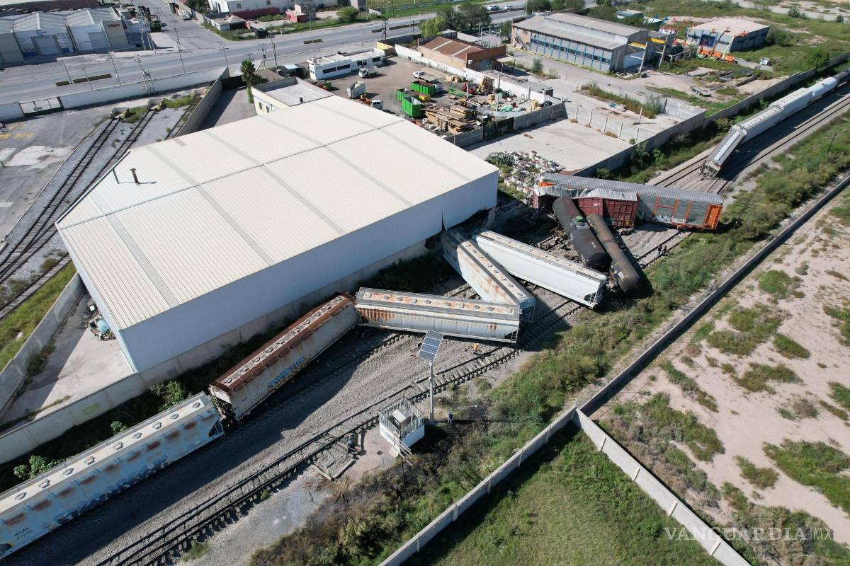 $!Vías del ferrocarril donde se registró el descarrilamiento de 9 vagones, incluyendo dos pipas de combustible vacías.
