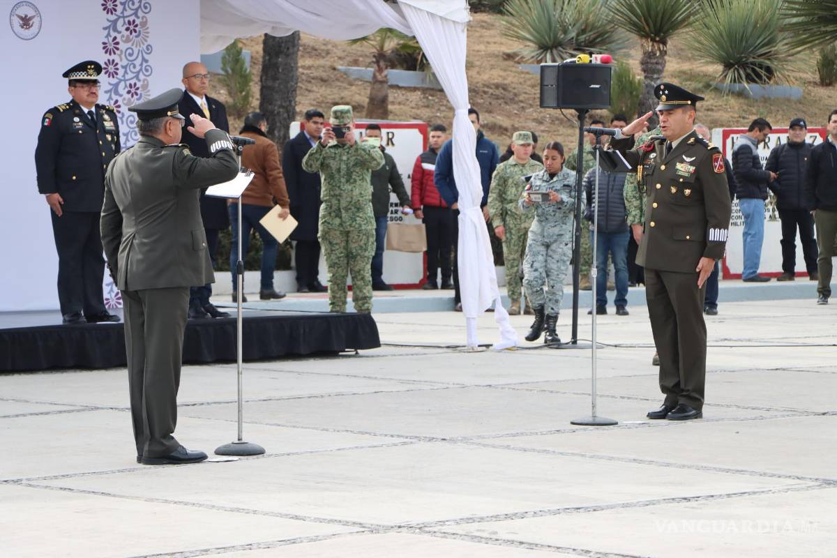 $!El general de brigada de Estado Mayor Jesús Alejandro Adame Cabrera toma protesta como comandante de la sexta zona militar este martes 7 de enero.