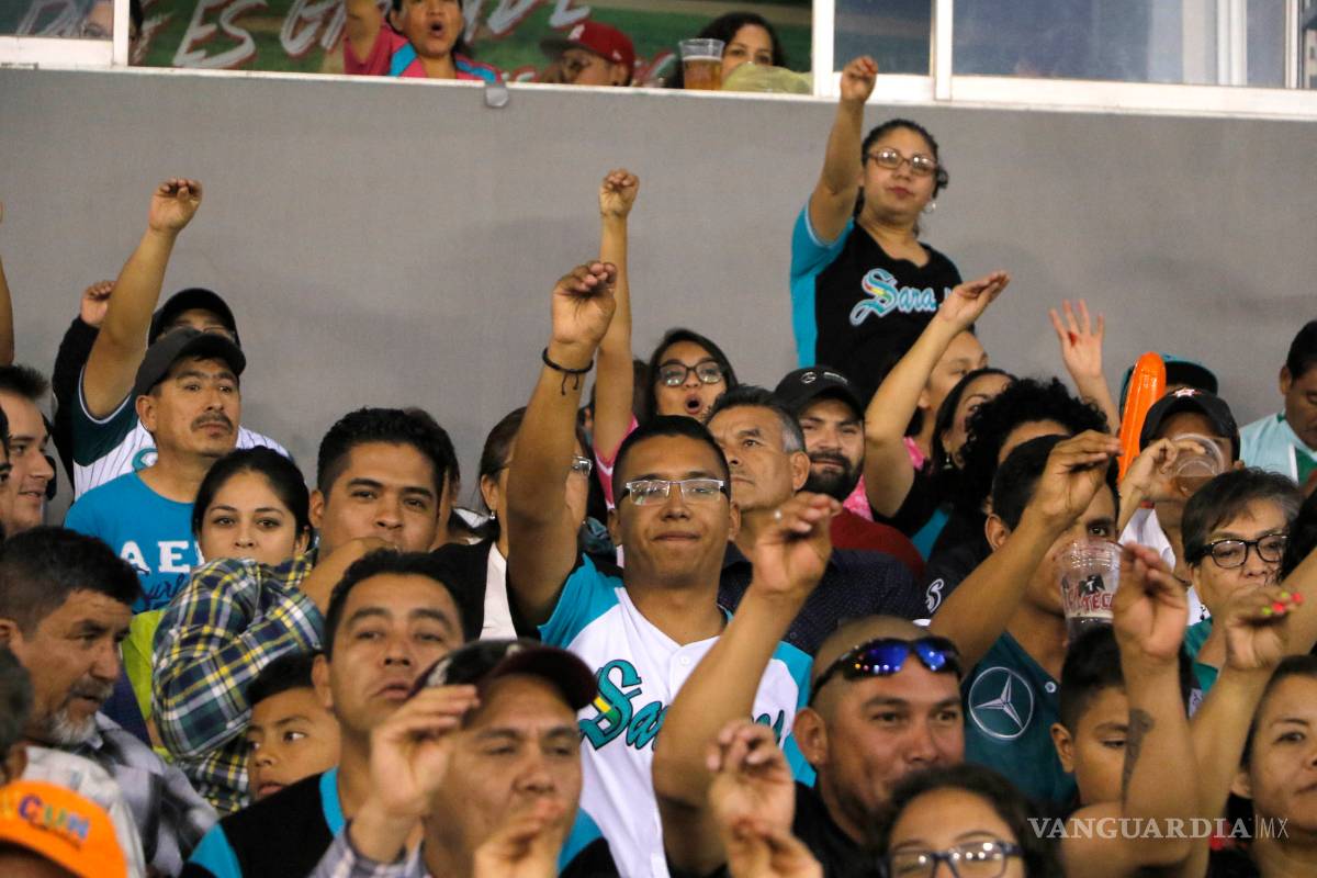 $!Despertó el dragón ante su gente