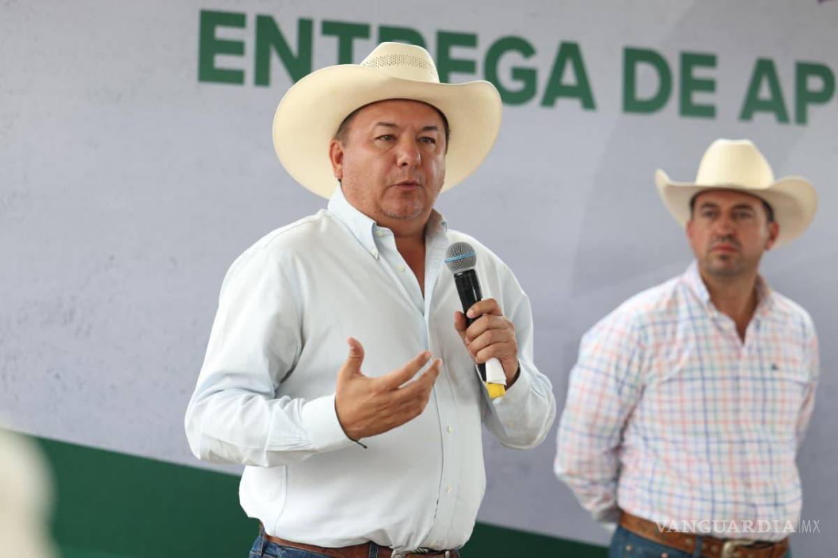 $!El secretario de Desarrollo Rural, Jesús María Montemayor Garza, destacó la coordinación entre Estado y Municipio para fortalecer el campo con la entrega de insumos y programas productivos.